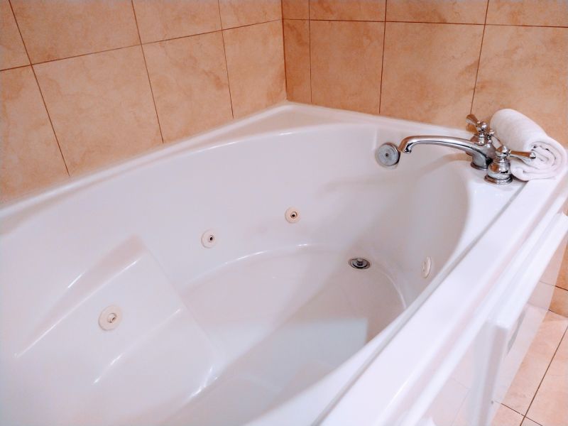 Easy Maintenance Bathtubs